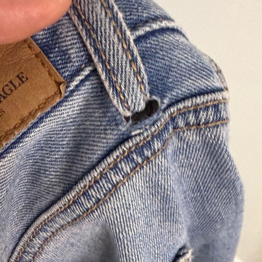 American Eagle Outfitters Women's mom jeans-Light Blue- Ripped - Size 2 - Picture 9 of 9